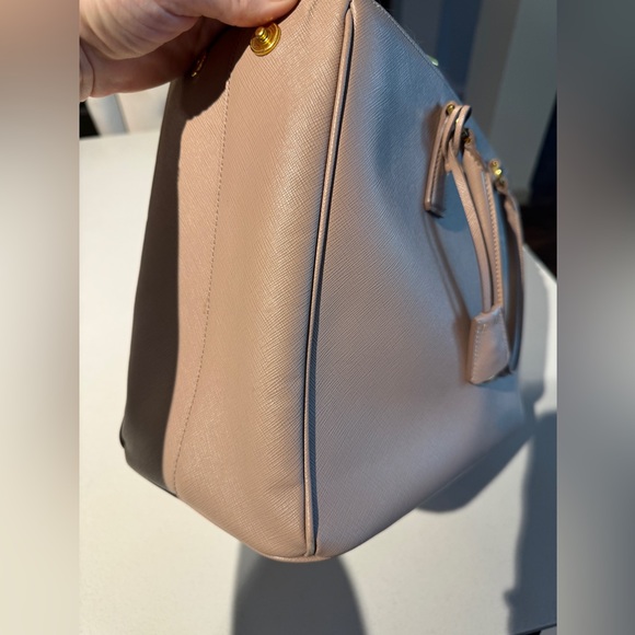 COPY - Prada Saffiano Lux Galleria Double Zip Tote -size Large - Picture 11 of 16